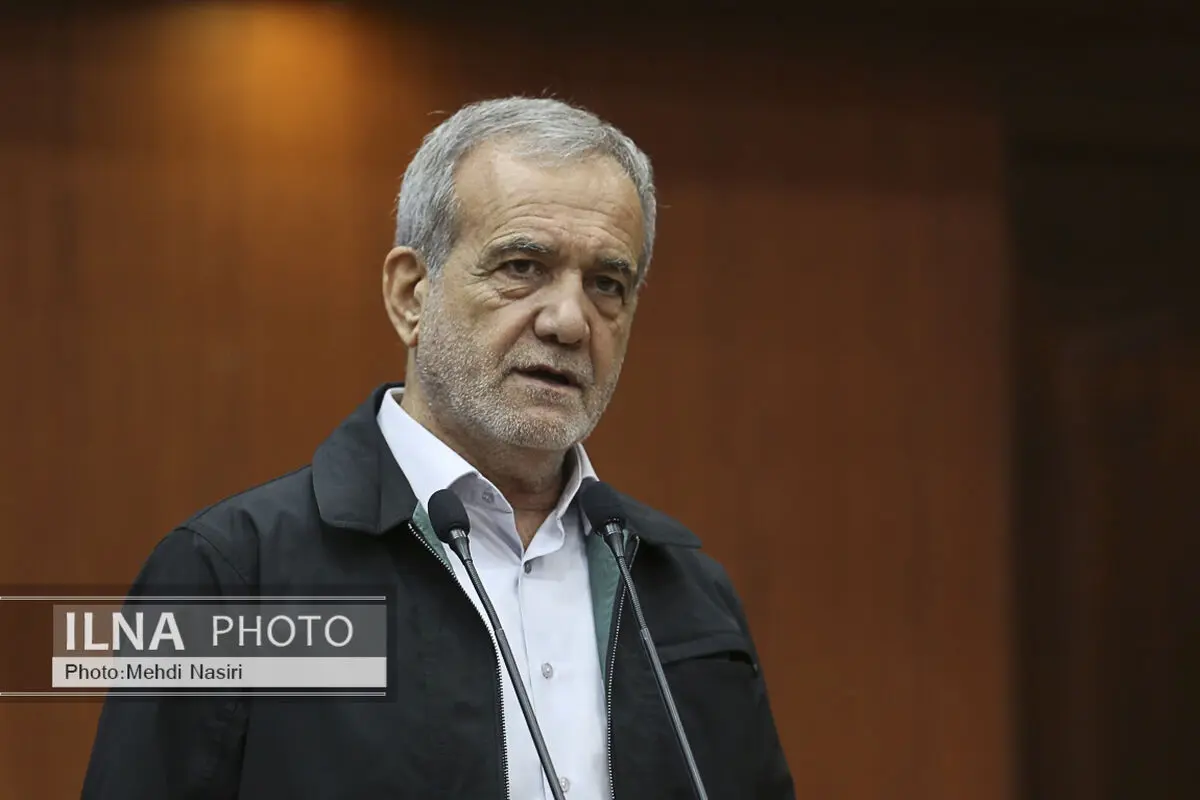 اینکه پشت تریبون هر چیزی از دهانت دربیاید را بگویی، خیانت به وحدت است!