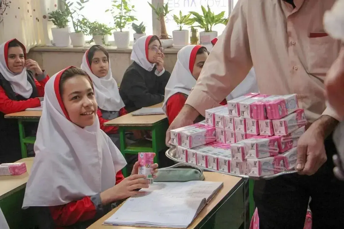 شیر رایگان، امسال در شرایط آموزش مجازی هم توزیع می‌شود/ کنترل ۲ درصدی کوتاه‌قدی کودکان 