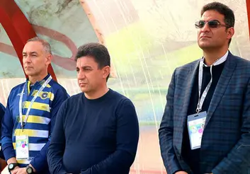 فتاحی: امیدوارم با تمرینات مخفیانه تیم‌ها برخورد شود تا عدالت برقرار شود/ هیچ بازیکنی از سپاهان حق ندارد تمرین غیر اختصاصی انجام دهد/ جان یک انسان برای ما از همه جام‌ها عزیز‌تر است