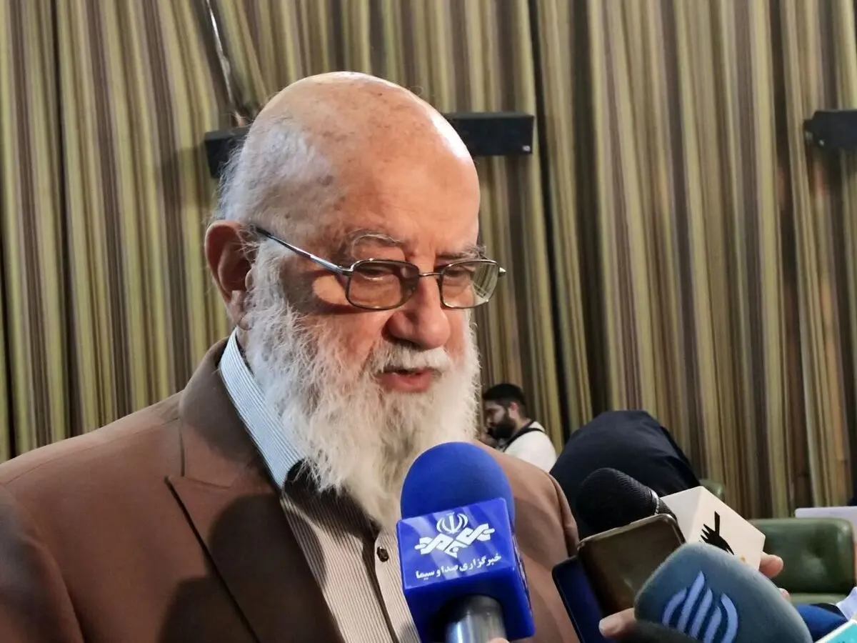 نباید با طرح دائمی شدن رایگان بلیت مترو و اتوبوس احساساتی برخورد کرد