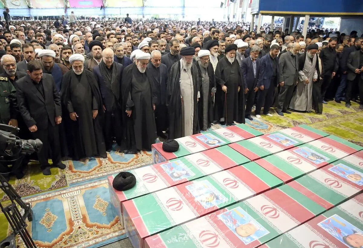  Supreme Leader keads funeral prayer for President Raisi & his esteemed companions