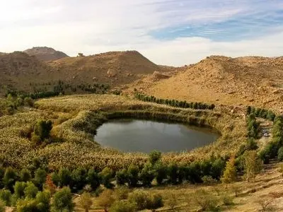 تالاب‌های پلدختر به‌عنوان یکی از مهم‌ترین جاذبه‌های طبیعی منطقه، پذیرای گردشگران داخلی و خارجی هستند