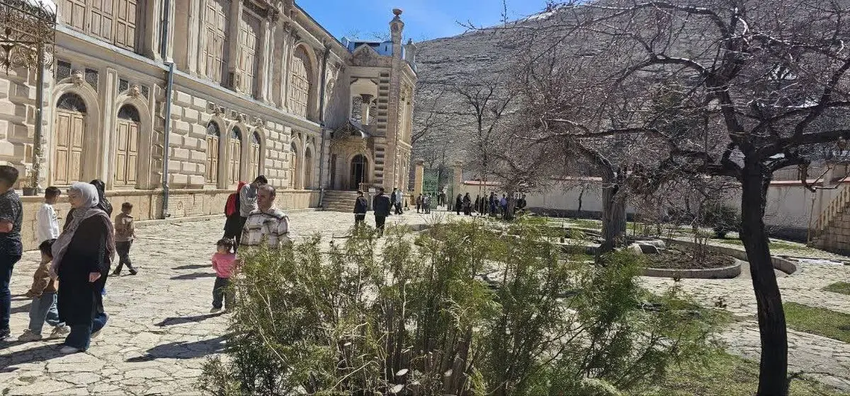 ۵۰ هزار گردشگر از اماکن تاریخی آذربایجان غربی بازدید کردند