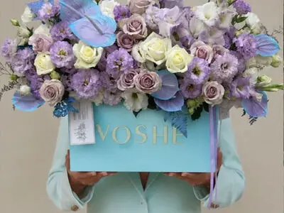 برای سالگرد ازدواج چه گلی بخریم؟ سه انتخاب برای جشن دونفره، شام بیرون و مهمانی خانوادگی