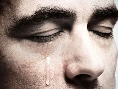 چرا بعد از گریه حالمان بهتر می‌شود؟