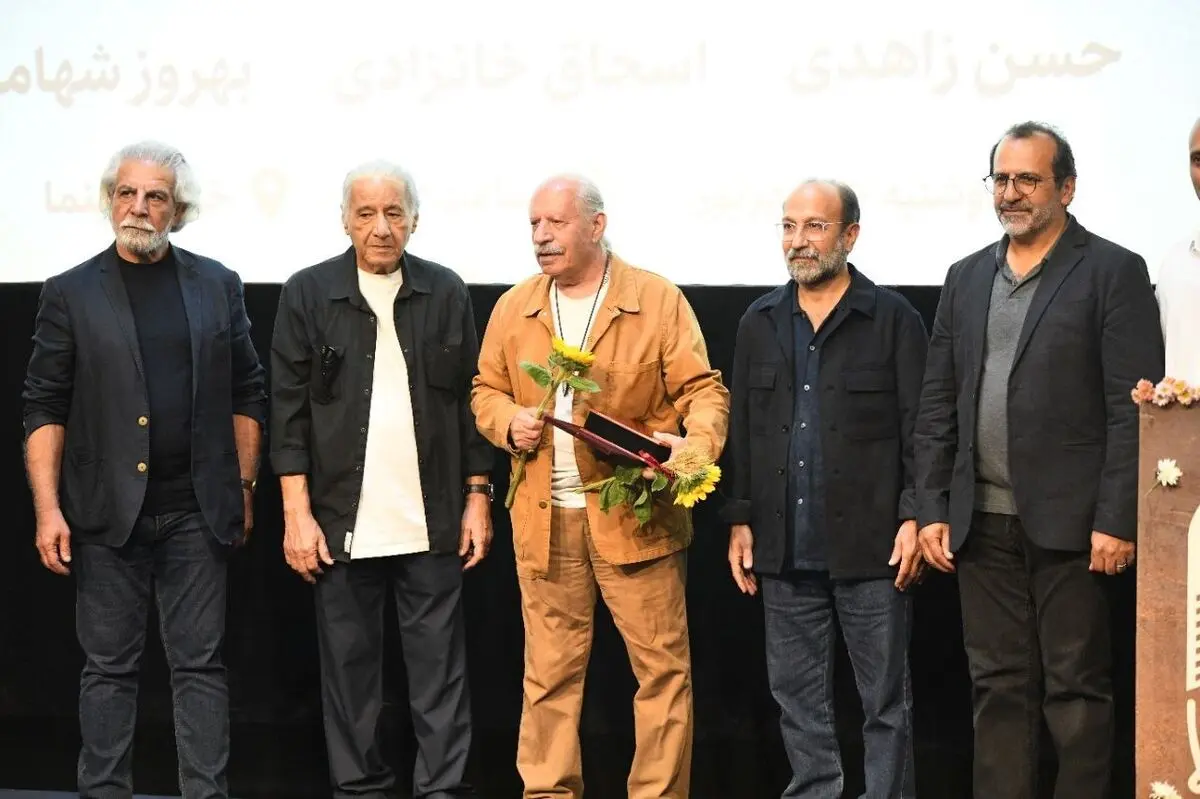 تجلیل از پیشکسوتان صدا با حضور اصغر فرهادی