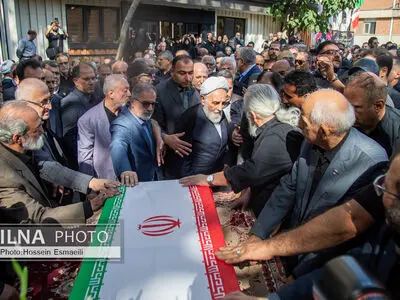 تشییع پیکر «احمد ناطق نوری»