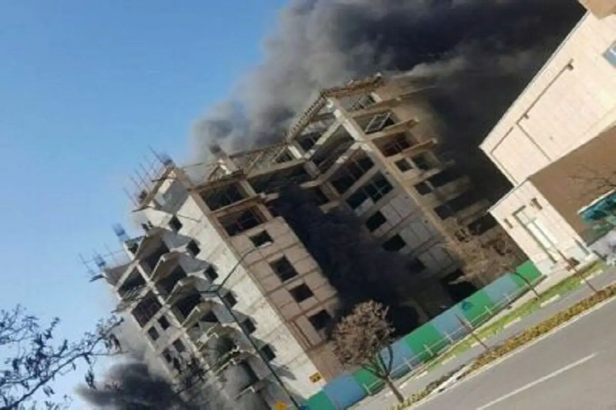 نجات ۱۳ کارگر ساختمانی از میان شعله‌های آتش در تبریز