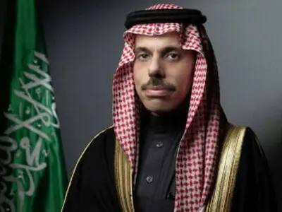 بن فرحان وارد قاهره شد
