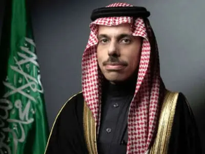 بن فرحان وارد قاهره شد