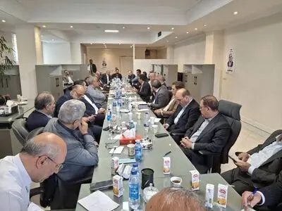 بنیان‌های تولیدی کشور متزلزل شده است/ چرخ تولید و تجارت را به ریل اصلی بازگردانید!