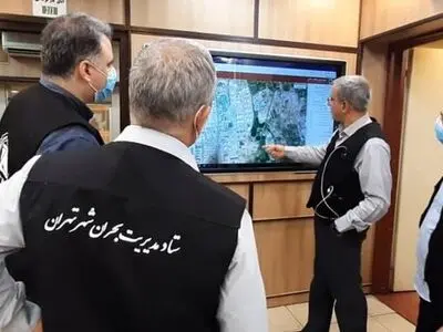 آتش سوزی پالایشگاه ری در دو نقطه رخ داده است