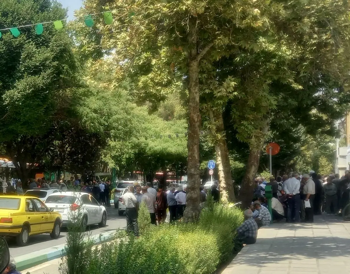 دومین روز تجمع بازنشستگان فولاد در اصفهان/ «متناسب‌سازی» کامل اجرا شود