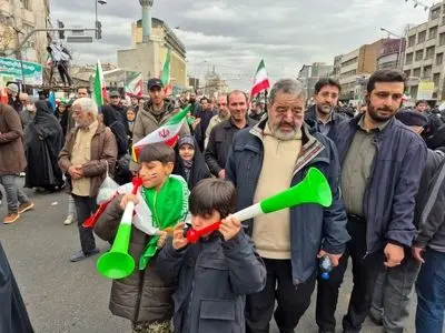 شرکت رئیس سازمان پدافند غیرعامل در راهپیمایی ۲۲ بهمن 