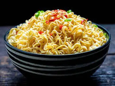 تفاوت و فرق نودل و ماکارونی چیست؟