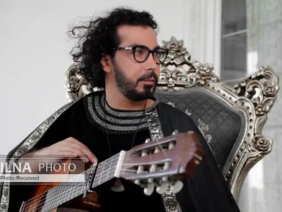 دنباله روی مارکت و بازار نبوده و نیستم/ هنرمند باید صدای دردها و شادی‌های یک شهر باشد/ شعر باید از جوشش باشد نه از کوشش! 