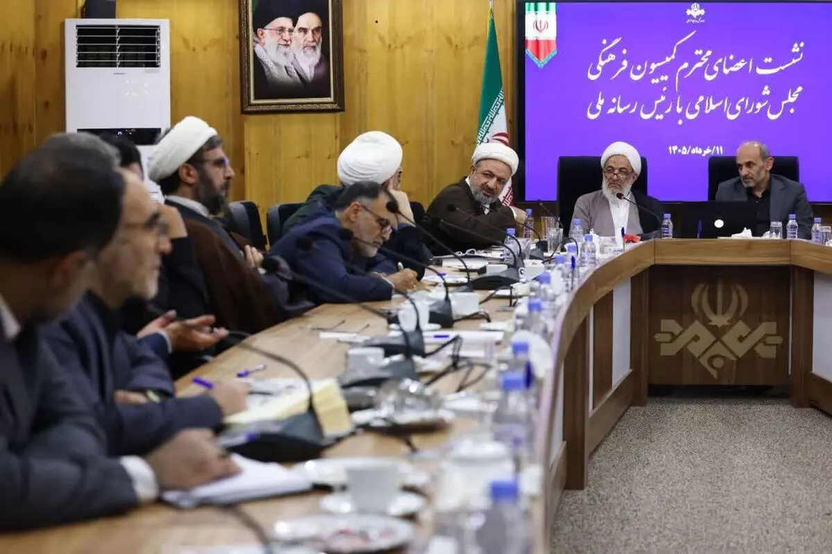 نشست اعضای کمیسیون فرهنگی با رئیس صداوسیما
