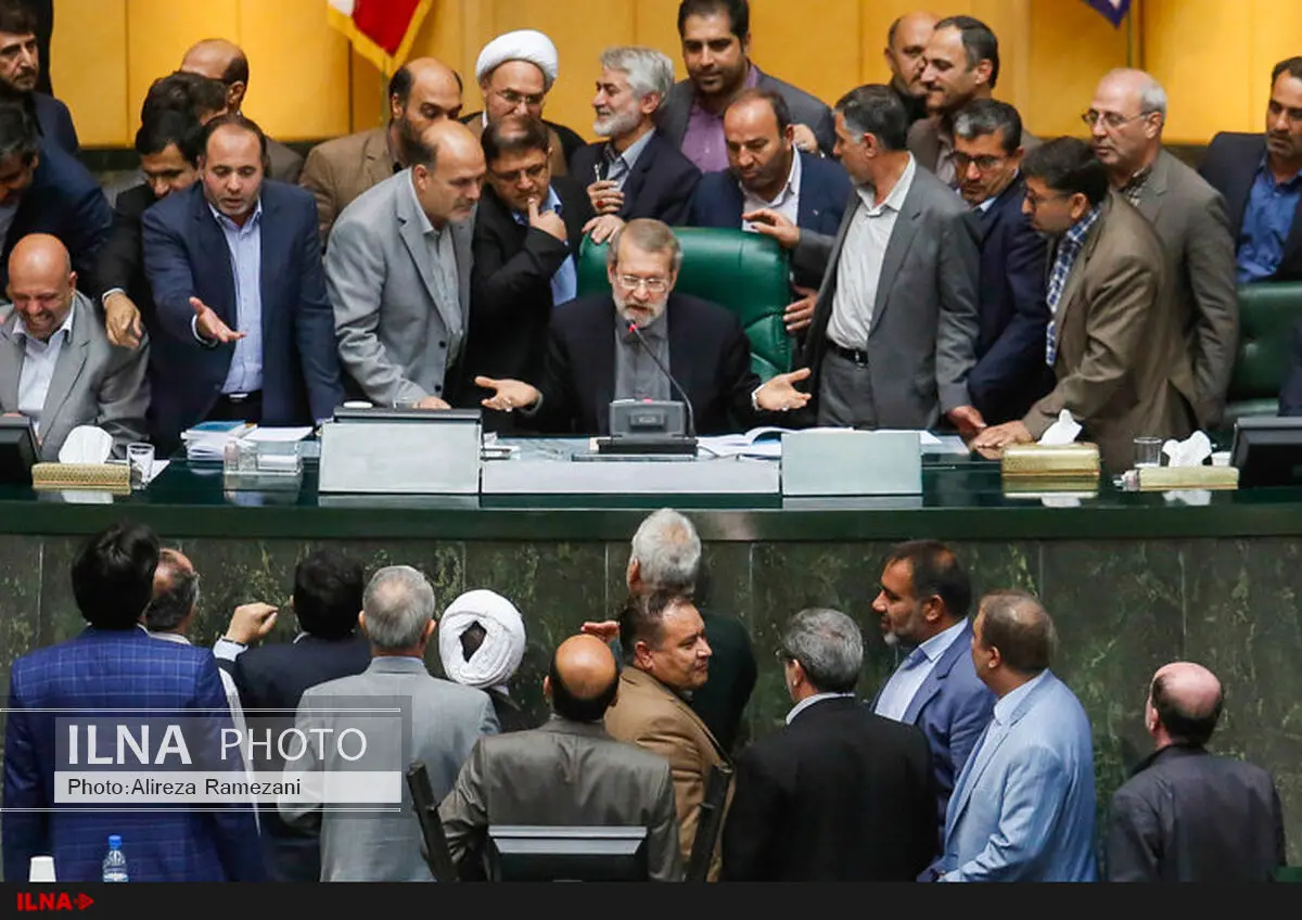 تقسیم‌کار اصولگرایان برای زیرسوال بردن ریاست لاریجانی در مجلس