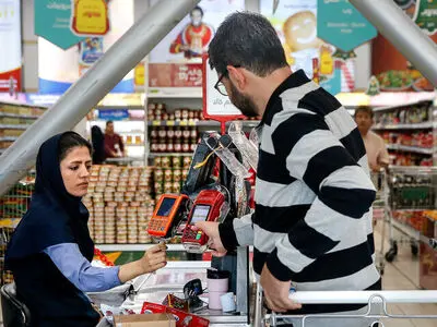 پول اسنپ فرزندان برخی از دستمزد کارگران بیشتر است/ «الگوی مصرف» را مبنای دهک‌بندی قرار دهید