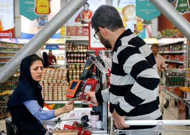 کالابرگ خانوارهای باقیمانده فردا شارژ می‌شود/ کارگران: مبلغ کالابرگ را افزایش ندادند، پرداخت آن را هم به تاخیر انداختند