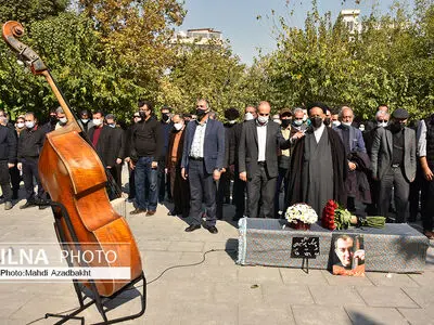 پورنگ در ارکسترهای ما ستون و نماد لبخند بود/ پورشیرازی  یکی از سرمایه‌های بزرگ موسیقی کشور بود/ سازی که تا نماز میت هنرمند را همراهی کرد