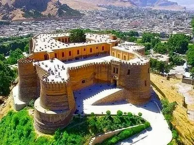 بیش از شش هزار گردشگر از مجموعه تاریخی «فلک‌الافلاک» بازدید کردند