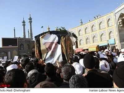 تشییع پیکر آیت الله انصاری شیرازی