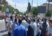 تجمع تعدادی از اهالی شهرک جوپارستان جلوی استانداری کرمان