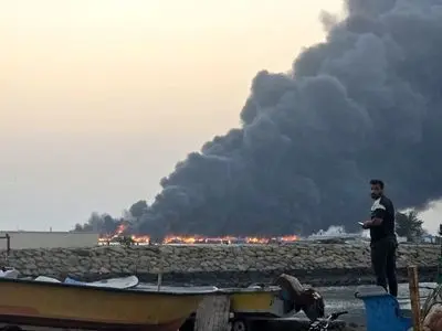 اسکله صیادی در جاسک مورد حمله قرار گرفت/ ۱۰۰ فروند لنج دچار حریق شد