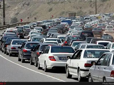 ترافیک جاده‌های اصلی استان نیمه سنگین و روان است