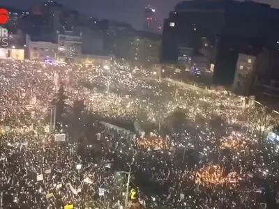 تظاهرات ضد دولتی در صربستان به خشونت کشیده شد + فیلم
