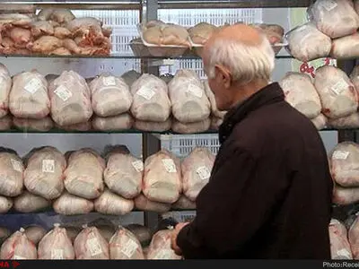 سیاست ارز ۴۲۰۰ تومانی؛ مفید یا مضر به حال کارگران و فرودستان؟