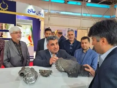 جانشین وزیر دفاع از نمایشگاه فناوری نانو بازدید کرد