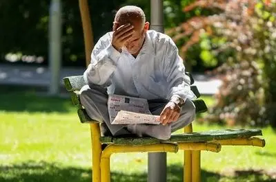دست‌اندازی به سفره خالی مستمری‌بگیران تامین اجتماعی تحت عنوان «سرانه درمان»/ در مراکز ملکی فرانشیز می‌دهیم!