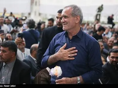 بگذارید مسعود پزشکیان، پزشکیان بماند