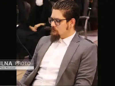 هنرمندان باید مردم را از مسائل تروریستی مطلع کنند