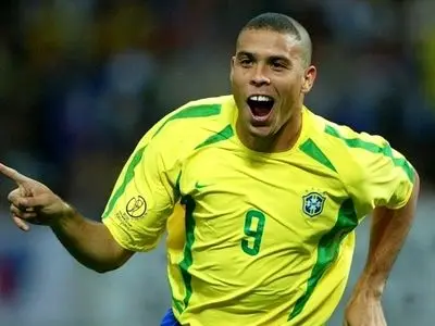 ویدئو نوستالوژی: وقتی رونالدو نازاریو با دریبل دروازه‌بان گل می‌زند