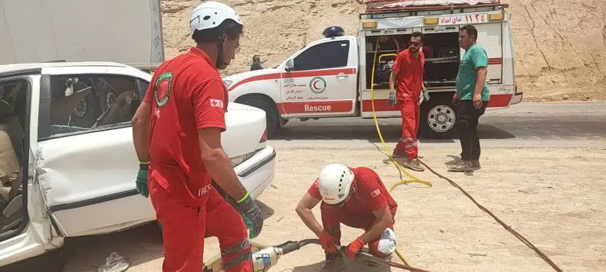 تصادف سمند و تریلر در جاده لار _جهرم با ۲ جان‌باخته و یک مصدوم 