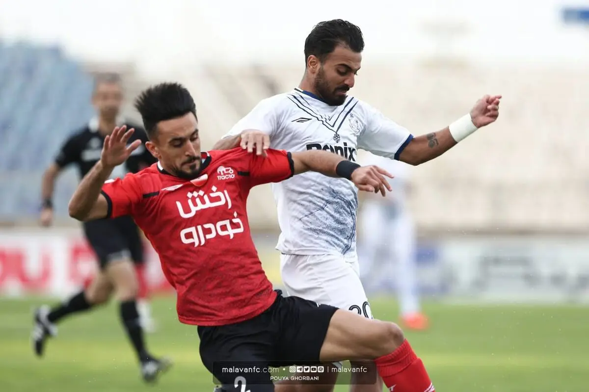 عیدی: بازیکنان بعد از گل به زارع اشاره کردند و مورد خاصی نبود/ با برد فولاد از منطقه خطر دور می‌شویم