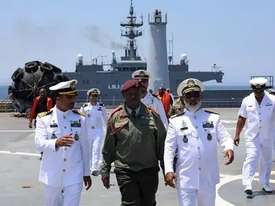 حضور کارکنان ناوگروه نیروی دریایی چین و آفریقای جنوبی در ناوبندر مکران و ناوشکن شهید نقدی