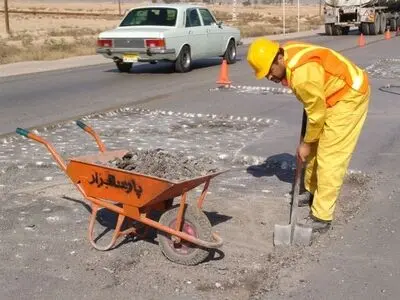 آغاز عملیات لکه‌گیری اصلی‌ترین محور ارتباطی خوزستان به چهارمحال 