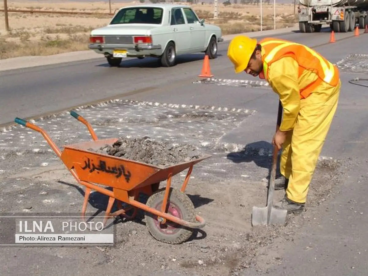 آغاز عملیات لکه‌گیری اصلی‌ترین محور ارتباطی خوزستان به چهارمحال 
