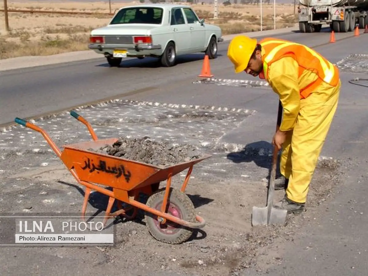آغاز عملیات لکهگیری اصلیترین محور ارتباطی خوزستان به چهارمحال