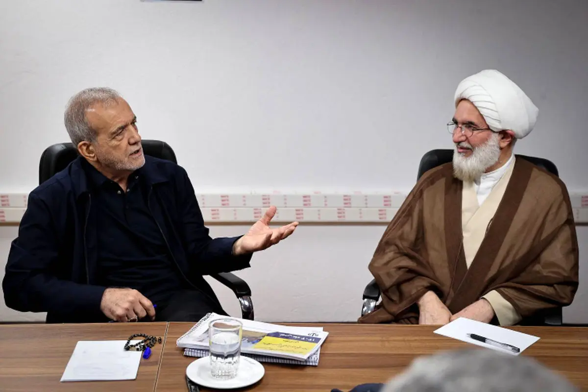 مردم دستاوردهای نیروهای مسلح در میدان نظامی را با صرفه‌جویی در میدان اقتصادی تکمیل کنند