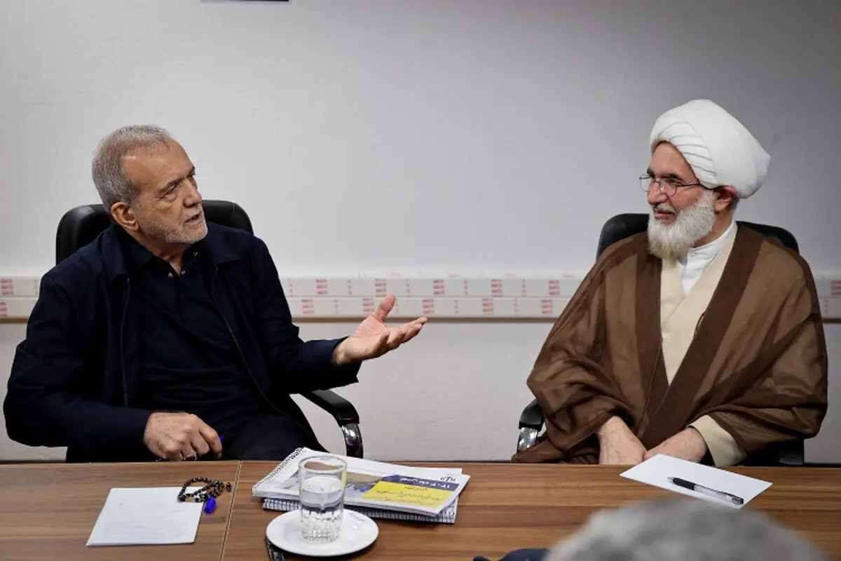 مردم دستاوردهای نیروهای مسلح در میدان نظامی را با صرفه‌جویی در میدان اقتصادی تکمیل کنند