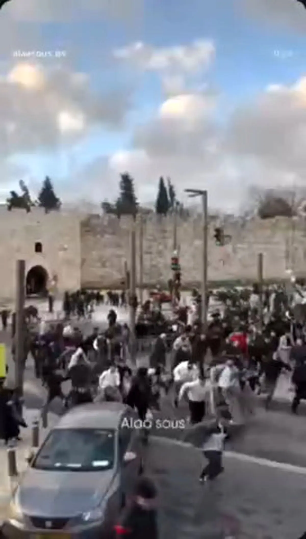 صبح عید زیر سرکوب؛ حمله به نمازگزاران هم‌زمان با بسته شدن مسجد الاقصی + فیلم