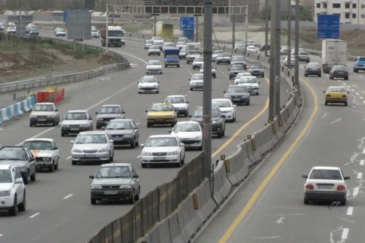 ترافیک روان معابر و بزرگراه‌های تهران در روز طبیعت 