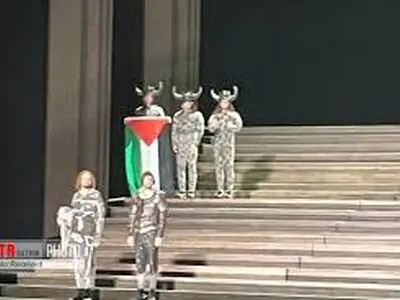 پرچم فلسطین در اپرای سلطنتی انگلستان /فیلم