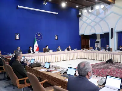 نظام پرداخت حقوق باید فوری و بر مبنای عدالت اصلاح شود/ قاطعانه مانع هرگونه افزایش قیمت کالاها شوید