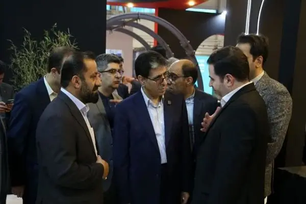 تقدیر مدیرعامل شستا از نقش راهبردی ذوب‌آهن اصفهان در توسعه زیرساخت‌های کشور